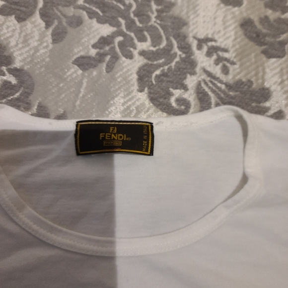 Authentic Fendi print tshirt - Picture 3 of 4